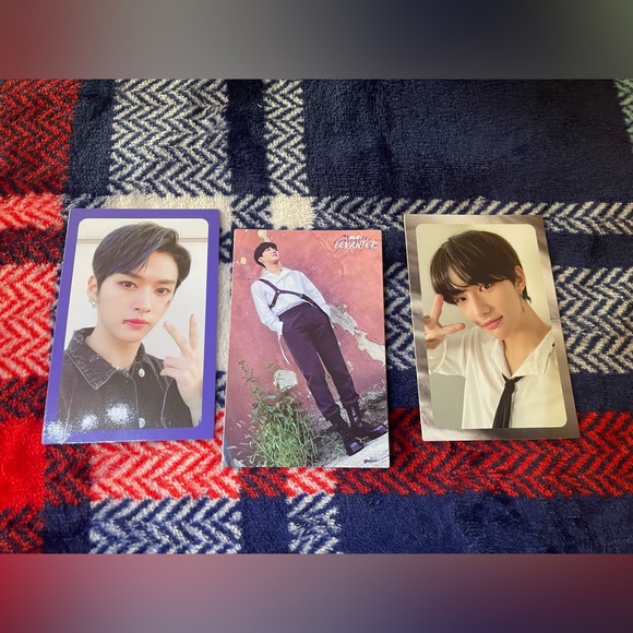 Stray Kids KPOP Hyunjin, Lee Know, & Changbin Levanter Official Photocard Set - Picture 1 of 8
